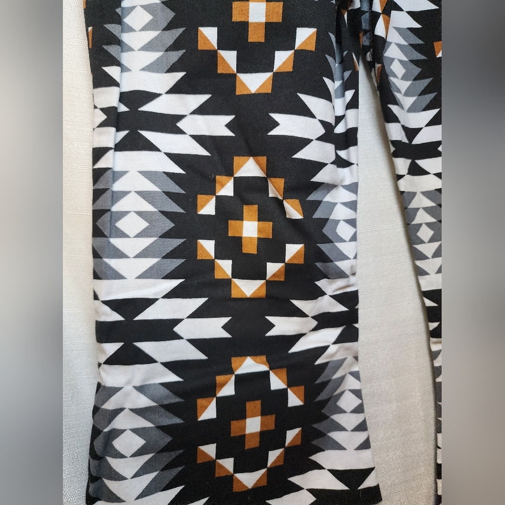 ✨️NWT✨️ Ranch Dress'n High Waist Super Flare Aztec Southwest Jeans, Size 10 - Picture 4 of 9
